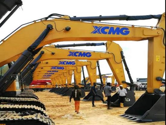 2021年1 6月我國(guó)工程機(jī)械進(jìn)出口貿(mào)易額為171.18億美元,同比增長(zhǎng)47.9 ,工業(yè)車(chē)輛和挖掘機(jī)出口量占比最大